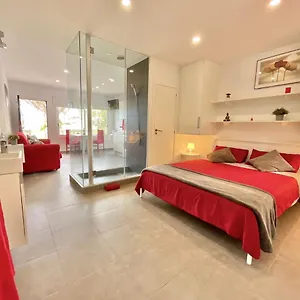 https://redvelvet.adeje-hotels.com